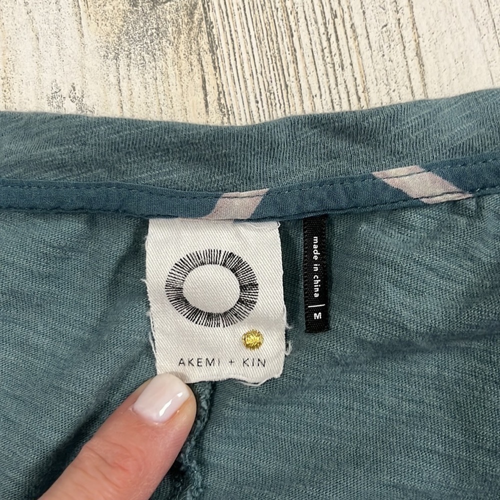 Anthropologie Akemi + Kin Top Size M - Picture 4 of 7